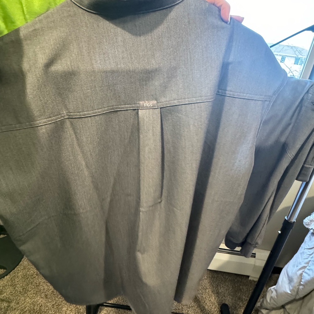 NWOT Figs Graphite Rafaela Top size M